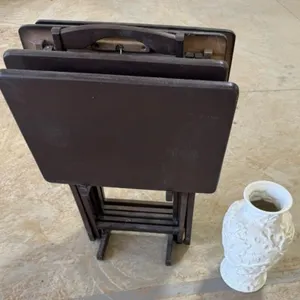 4 TV Trays w/ Stand, White Vase