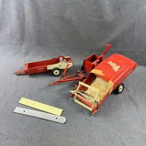 Tru-Scale Pressed Steel Toy Combine & Spreader