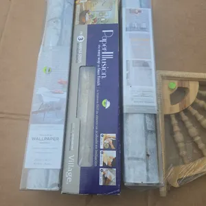 Wallpaper and decor