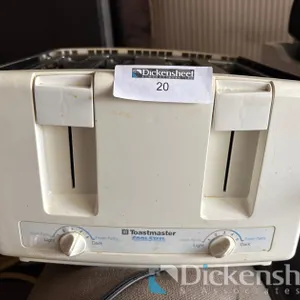 FOUR SLOT TOASTMASTER COOL STEEL TOASTER