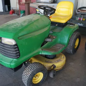John Deere LT 180 42" Riding Lawnmower
