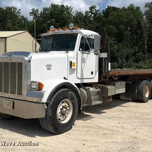 1998 Peterbilt 357 rollback truck