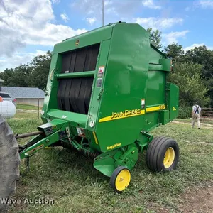 John Deere 567 Megawide round baler
