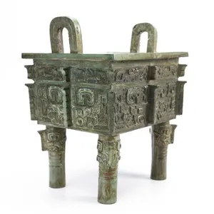 CHINESE ARCHAISTIC BRONZE FANGDING RITUAL VESSEL