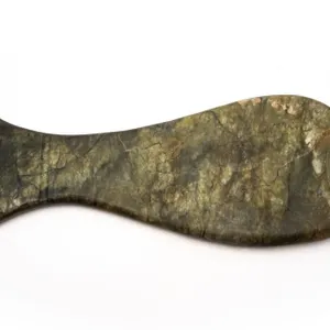 CHINESE ARCHAISTIC CARVED HARDSTONE FISH PLAQUE