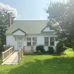 Prime Location - Residential or Commercial Use