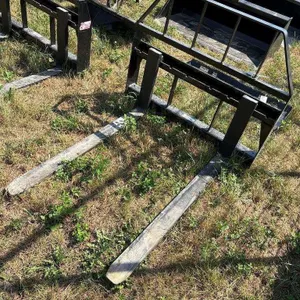 New Kivel Universal Attach 48" Pallet Forks