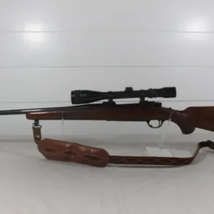 Strum, Ruger M77 30-06 SPRG Bolt Action w/Scope
