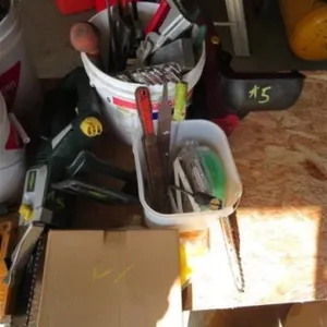 2 Elec. Chainsaws * Hand Tools