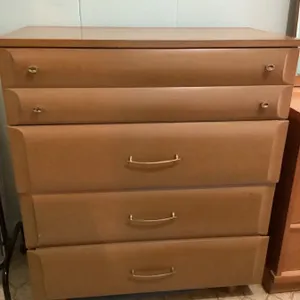 Vintage dresser with dovetail drawers, made by Pepplers, approx 36" x 19" x 42" high, very well made
