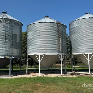 Westeel +/- 2000 bu 4 Ring Hopper Grain Bin