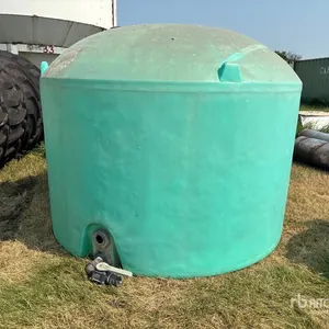 1400 gal Poly Water Tank