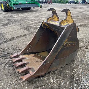Brandt 40 in Digging Excavator Bucket - Fits John Deere 240D