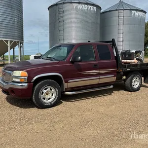 2003 GMC 1500 4x4 Extended Cab Flatbed Truck
