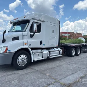 2019 Freightliner Cascadia 113 6x4 Car Carrier Truck
