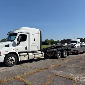2019 Freightliner Cascadia 113 6x4 Car Carrier Truck