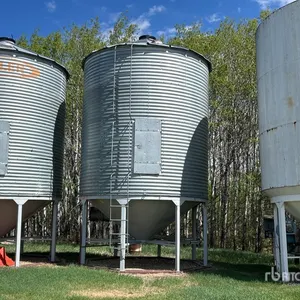 Butler +/- 2200 bu 4 Ring Hopper Grain Bin