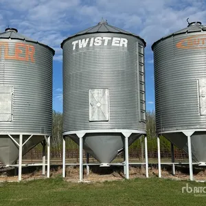 Twister +/- 2200 bu 5 Ring Hopper Grain Bin