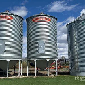 Butler +/- 2700 bu 5 Ring Hopper Grain Bin