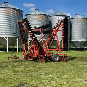 Massey Ferguson 820 30 ft Tandem Disc