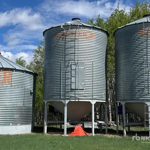 Butler +/- 2200 bu 4 Ring Hopper Grain Bin