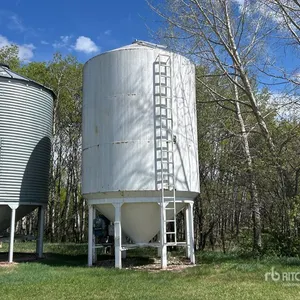 Meridian +/- 4000 bu 3 Ring Smooth Wall Hopper Grain Bin