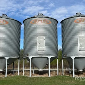 Butler +/- 2200 bu 4 Ring Hopper Grain Bin