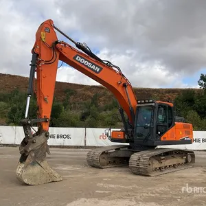 2022 Doosan DX225LC-7 Tracked Excavator