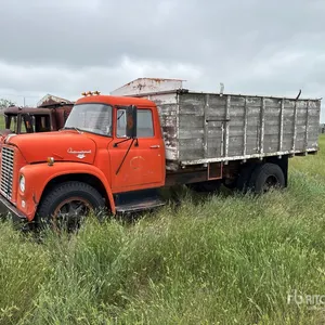International 1600 4x2 LoadStar Grain Truck (Inoperable)