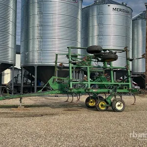 1995 John Deere 680 25 ft Chisel Plow