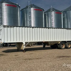1995 Doepker 38 ft T/A Grain Trailer