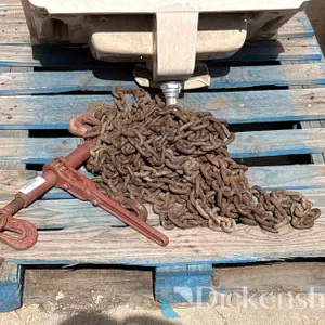 COME-ALONG AND TOW CHAINS WITH TOW HOOKS