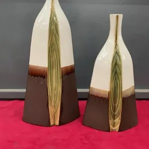 PAIR OF VASES DECOR