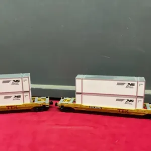 (2) TTX FORWARD THINKING TRAIN CARTS W (4) NORFOLK SOUTHERN STORAGE CONTAINERS