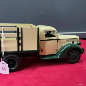 FORD V/8 TRUCK