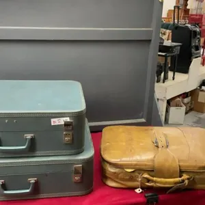 (3) VINTAGE SUITCASES - (2) HARD SIDED ARE TRAVELGUARD & (1) VINYL SKYLINE W/ RAGS