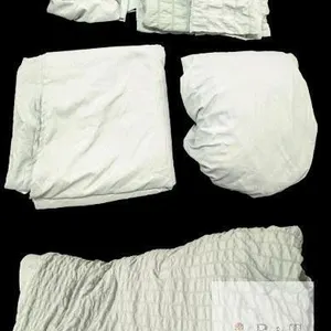 Approx Queen Size Comforter Bedding Set, 4 Pillow Cases, Flat & Fitted Sheets, Comforter (Hole in Corner)