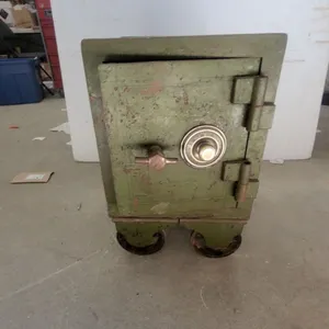 Antique Canadian Detroit Safe Company Olive Green Combination Safe