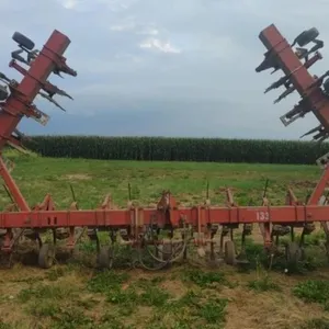 IH 133 12/30 Cultivator