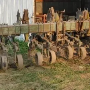 John Deere 8/30 Row Cultivator w/ End Transport