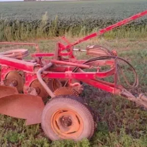 IH 4 Bottom Model 70 Pull Type Plow