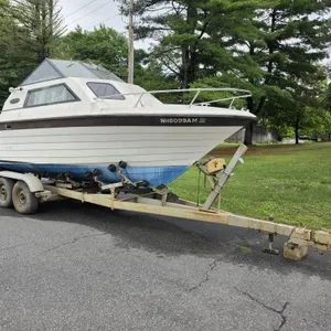 25' Cabin Cruiser