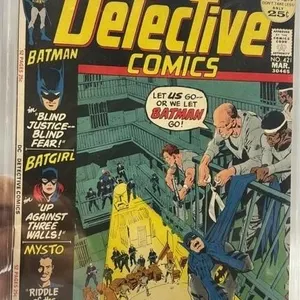 Detective Comics Graded 8.0 no 421 Comic Book