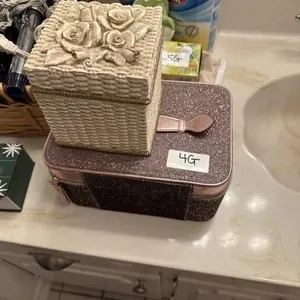 Makeup holder and trinket box