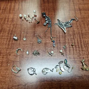 ASSORTED SINGLE EARRINGS