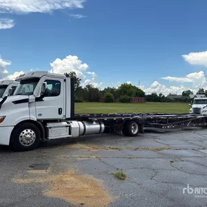2024 Freightliner Cascadia 116 4x2 Car Carrier Truck