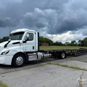 2024 Freightliner Cascadia 116 4x2 Car Carrier Truck