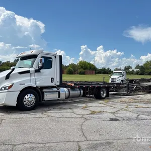 2024 Freightliner Cascadia 116 4x2 Car Carrier Truck