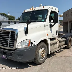 2012 Freightliner Cascadia semi truck