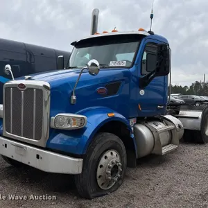 2019 Peterbilt 567 semi truck